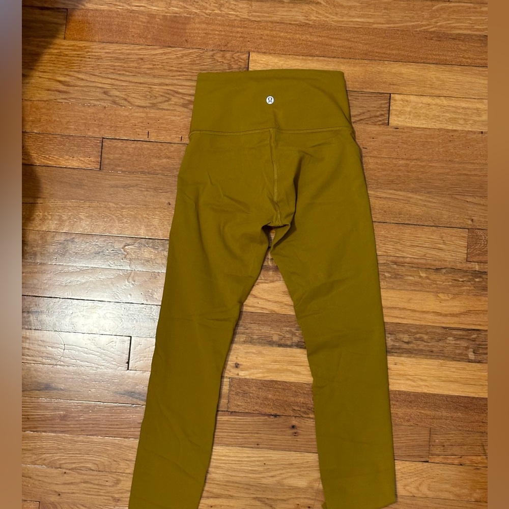 Lululemon Wunder Under Train 28” Leggings - Picture 2 of 4